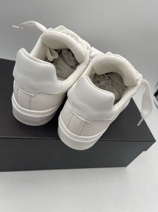 Sneakers size 42 pelle bottolato bianco