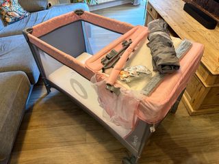 Cuna de viaje Lionelo Flower