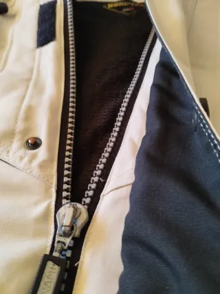 Cazadora Tsunami Gore-Tex Beige/Negra