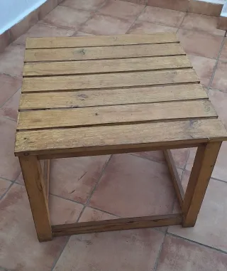 Palets de madera para sillón y mesa.