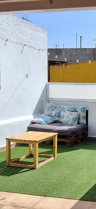 Palets de madera para sillón y mesa.