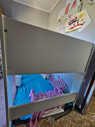 Cama alta infantil blanca