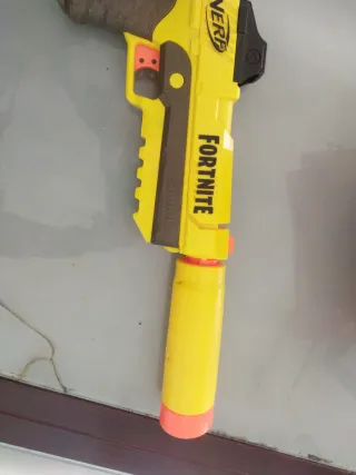 Pistola Nerf Fortnite Amarillo