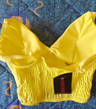 Top Crop Amarillo Neón con Gasa y Nido de abeja