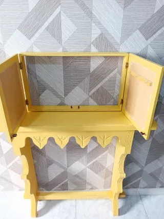 Portachiavi vintage in legno giallo