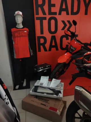 Akrapovic Sistema de Escape