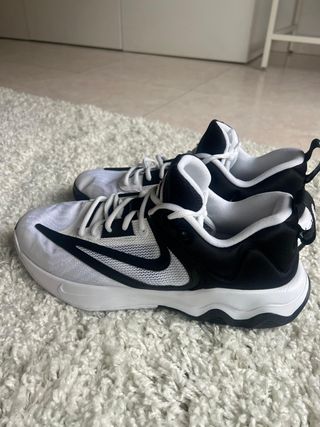 Nike Zoom Freak 5 Talla 42.5 Blancas/Negras