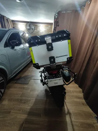 QJ Motor SRT 700X Gris/Verde Aventura