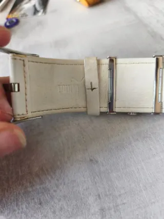 Reloj Puma juvenil blanco y negro