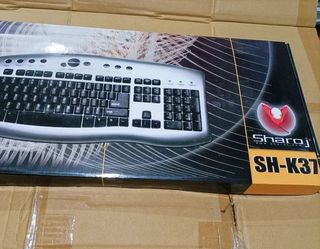 Caja Micro ATX + Fuente + Teclado