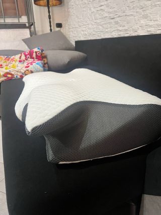Cuscino cervicale ergonomico