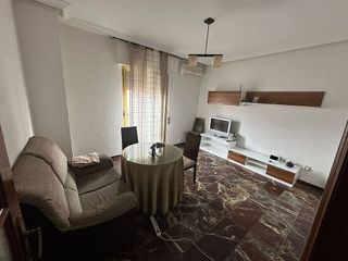 Piso en alquiler en Linares