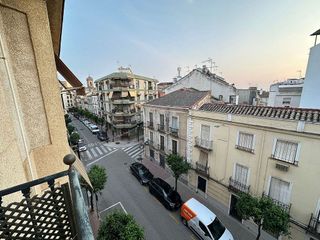 Piso en alquiler en Linares