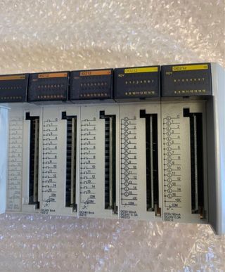 Omron PA203 CQM1H-CPU51 ID212 OD212