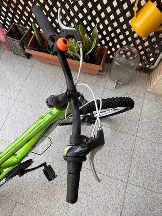 Bicicleta infantil WRC 20 (6-8 años)