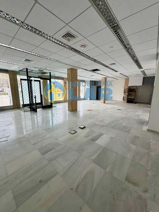 Local comercial en alquiler en Moguer