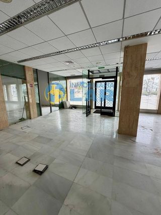 Local comercial en alquiler en Moguer