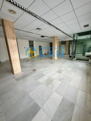 Local comercial en alquiler en Moguer
