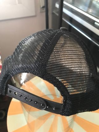 Gorra visera con malla