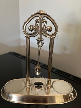 Set di uova antico con supporto