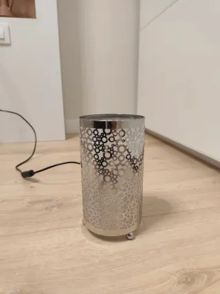 Dos lámparas de mesilla decorativa