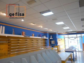 Local comercial en venta en Valdepeñas