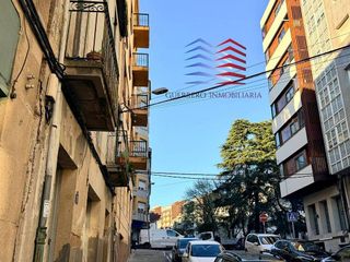 Edificio en venta en Ventiun en Ourense