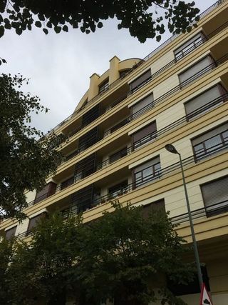 Garaje en alquiler en San Pedro de Deusto-La Ribera en Bilbao