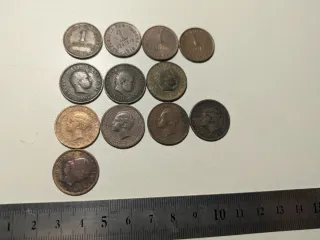 Lote monedas 10, 5 reis siglo xix y centavos s.xx