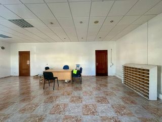 Local comercial en venta en Olivenza