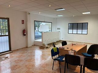 Local comercial en venta en Olivenza