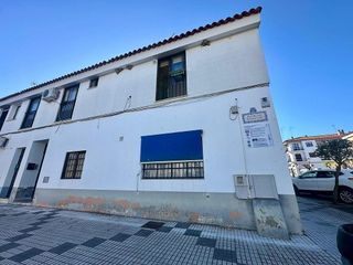 Local comercial en venta en Olivenza