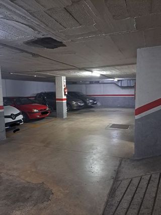 Garaje en venta en La Font de la Guatlla en Barcelona