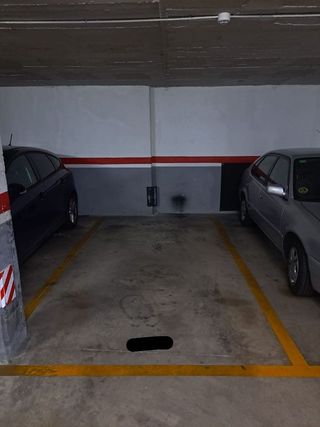 Garaje en venta en La Font de la Guatlla en Barcelona