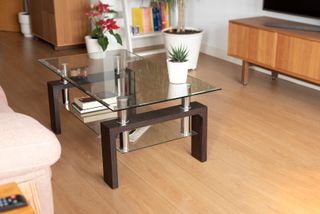 Mesa auxiliar cristal y madera