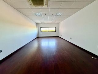 Oficina en alquiler en Salteras