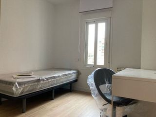 Piso en alquiler en Polígono Cartuja – La Paz en Granada