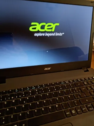 Portátil Acer i5 10GB RAM 240GB SSD