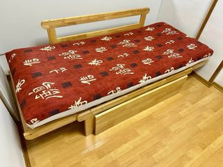 SOFA CAMA CON FUTON DE BAMBU, EXCELENTE ESTADO.