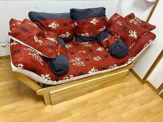 SOFA CAMA CON FUTON DE BAMBU, EXCELENTE ESTADO.