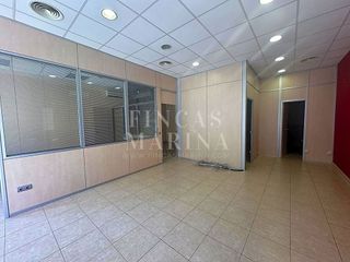 Local comercial en venta en Passeig Maragall - Zona Estació en Gavà