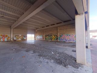 Nave industrial en venta en Valdepeñas