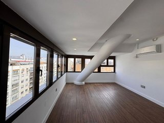 Ático en alquiler en Los Remedios en Sevilla