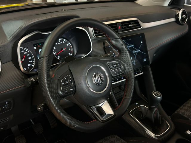 MG ZS 2025