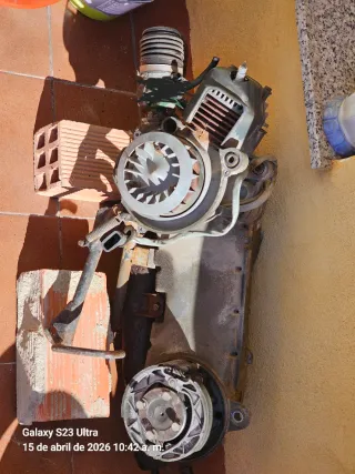 Motor Velofax con tubo de escape