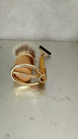 Set da Barba Omega Legno e Oro
