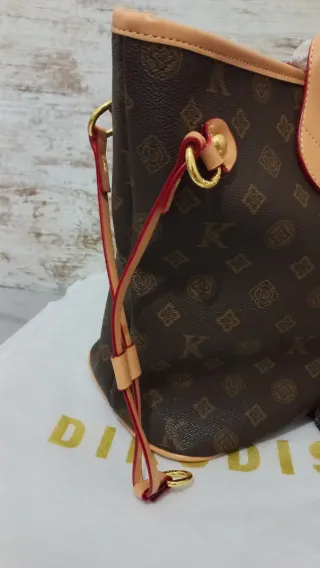 Bolso Tote Grande Dikudisi Marrón y Dorado