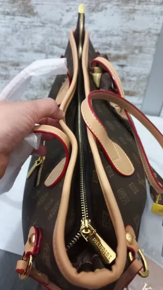 Bolso Tote Grande Dikudisi Marrón y Dorado