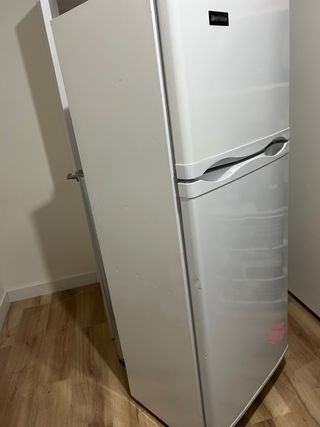 Nevera a gas y eléctrica BUTSIR