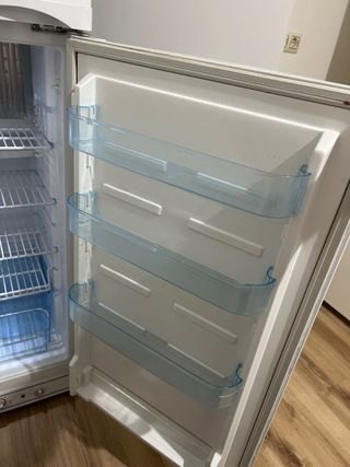 Nevera a gas y eléctrica BUTSIR